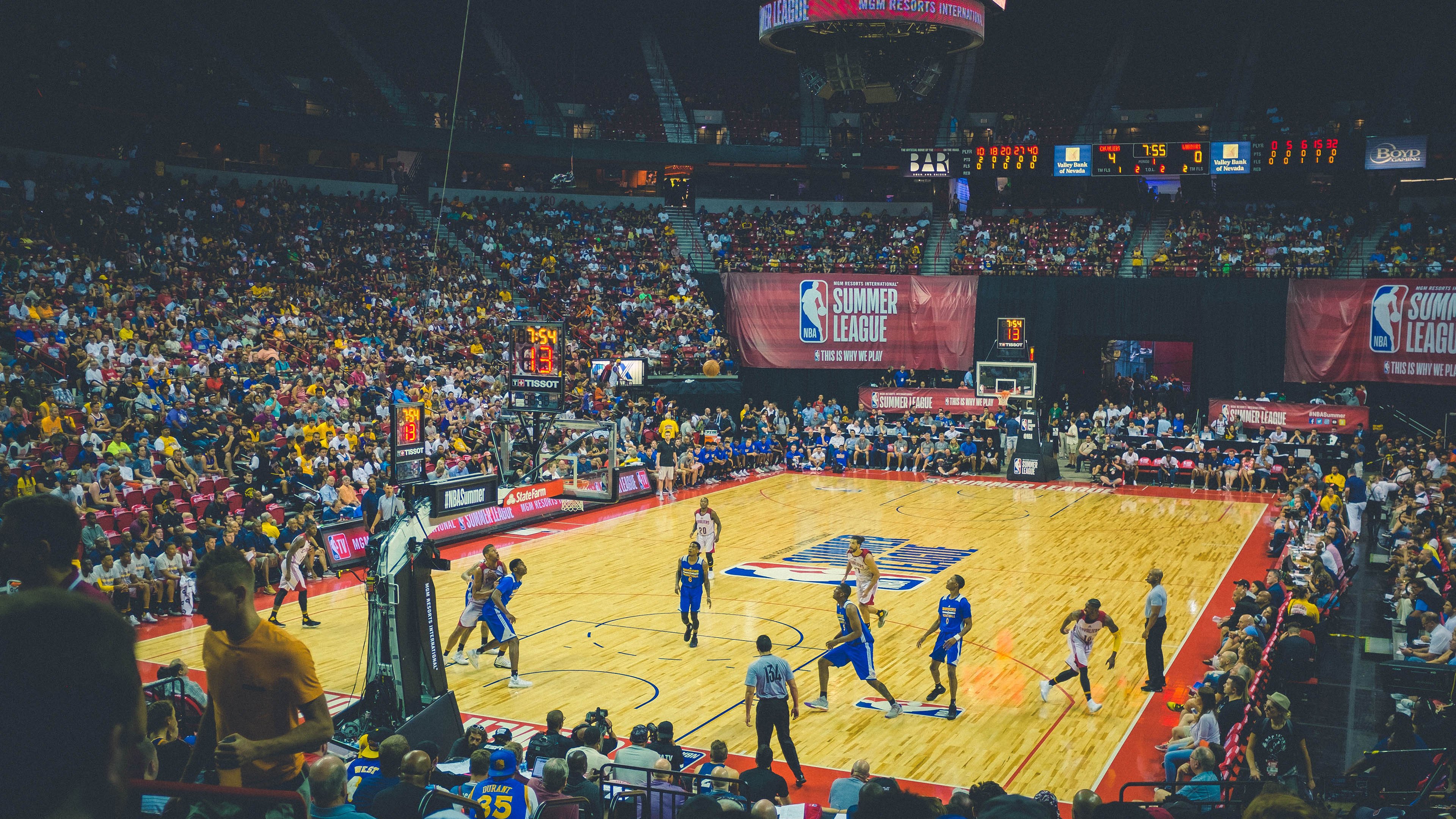 车手体能训练：极限运动的科学套路，赛车手体能